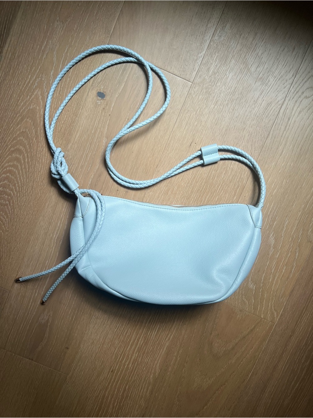 Minimal Leather Shoulder Bag in Light Blue - Unbranded